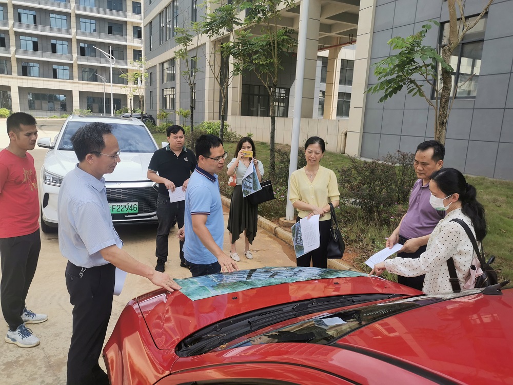 1687147704199948.jpg 自治區(qū)財政廳蒞臨中泰產(chǎn)業(yè)園實地查圖2.jpg